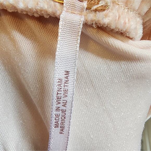 FREE PEOPLE SIZE MEDIUM TERESE OVERSIZED VELVET TOP - Picture 5 of 8